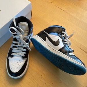 Womens Air Jordan 1 Mid University White Black Blue Sz 8